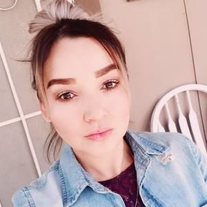 Meet your Posher, Alejandra de